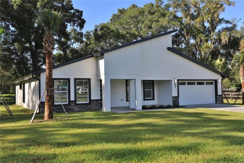 House in Ocala, Florida 4 bedrooms, 167.6 sq.m. № 2356227