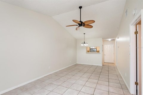 Villa ou maison à vendre à New Smyrna Beach, Floride: 2 chambres, 75.25 m2 № 1911802 - photo 5