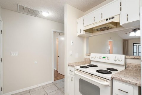 Villa ou maison à vendre à New Smyrna Beach, Floride: 2 chambres, 75.25 m2 № 1911802 - photo 12