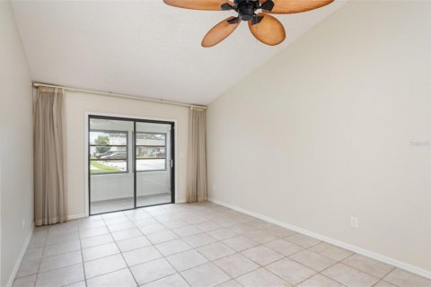 Villa ou maison à vendre à New Smyrna Beach, Floride: 2 chambres, 75.25 m2 № 1911802 - photo 4