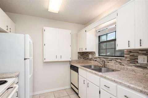 Villa ou maison à vendre à New Smyrna Beach, Floride: 2 chambres, 75.25 m2 № 1911802 - photo 13