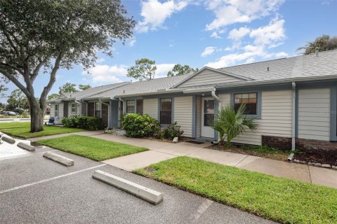 Villa ou maison à vendre à New Smyrna Beach, Floride: 2 chambres, 75.25 m2 № 1911802 - photo 2