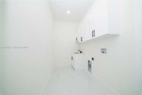 Купить виллу или дом в Лихай-Эйкерс, Флорида 3 спальни, 98.2м2, № 2031505 - фото 17