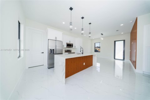 Купить виллу или дом в Лихай-Эйкерс, Флорида 3 спальни, 98.2м2, № 2031505 - фото 8