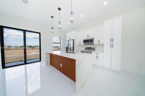 Купить виллу или дом в Лихай-Эйкерс, Флорида 3 спальни, 98.2м2, № 2031505 - фото 6