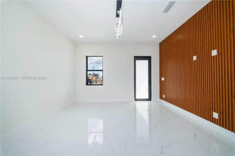 Купить виллу или дом в Лихай-Эйкерс, Флорида 3 спальни, 98.2м2, № 2031505 - фото 3