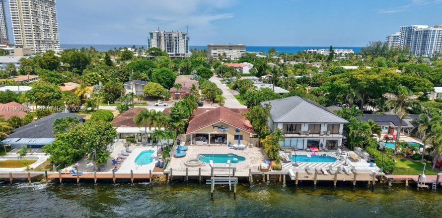 Дом в Помпано-Бич, Флорида 5 спален, 258.83м2 № 2028337