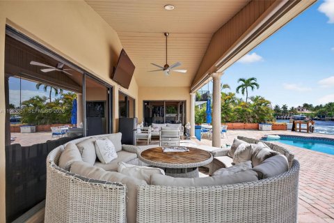 Купить виллу или дом в Помпано-Бич, Флорида 5 спален, 258.83м2, № 2028337 - фото 3