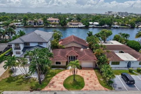 Купить виллу или дом в Помпано-Бич, Флорида 5 спален, 258.83м2, № 2028337 - фото 18