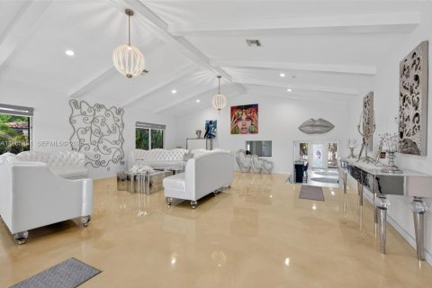 Купить виллу или дом в Помпано-Бич, Флорида 5 спален, 258.83м2, № 2028337 - фото 16