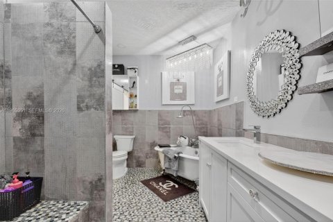 Купить виллу или дом в Помпано-Бич, Флорида 5 спален, 258.83м2, № 2028337 - фото 7