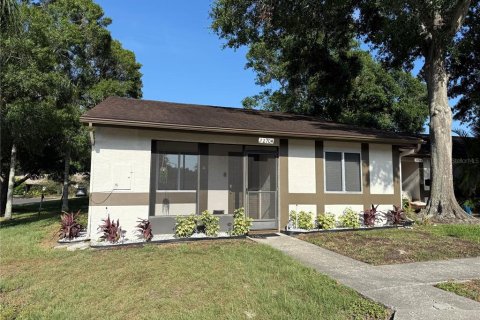 Casa en venta en Palm Harbor, Florida, 2 dormitorios, 95.69 m2 № 1761311 - foto 1