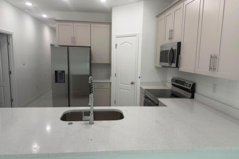 House in Orlando, Florida 3 bedrooms, 132.76 sq.m. № 2197286 - photo 13