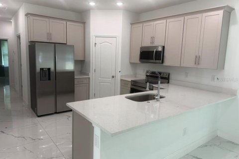 House in Orlando, Florida 3 bedrooms, 132.76 sq.m. № 2197286 - photo 14