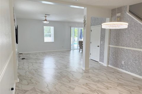 House in Riverview, Florida 4 bedrooms, 230.96 sq.m. № 2378183 - photo 10