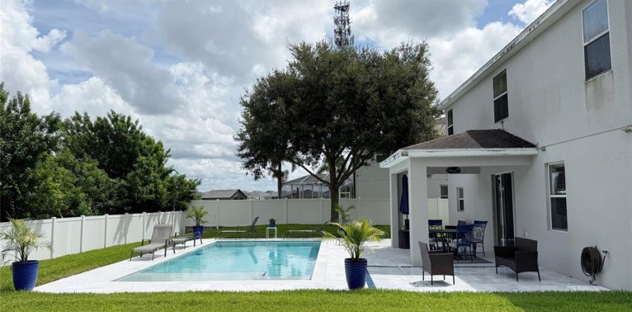House in Riverview, Florida 4 bedrooms, 230.96 sq.m. № 2378183