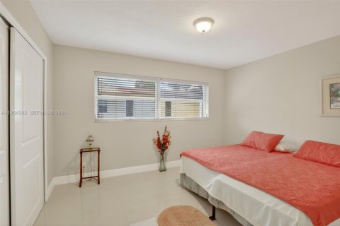 House in Plantation, Florida 4 bedrooms, 236.34 sq.m. № 2009522 - photo 29