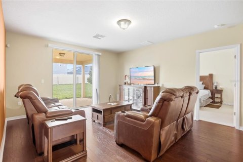 House in Haines City, Florida 3 bedrooms, 147.44 sq.m. № 2423955 - photo 11