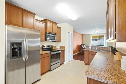 House in Haines City, Florida 3 bedrooms, 147.44 sq.m. № 2423955 - photo 8