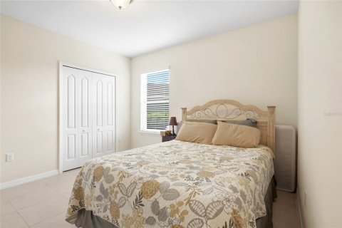 House in Haines City, Florida 3 bedrooms, 147.44 sq.m. № 2423955 - photo 13