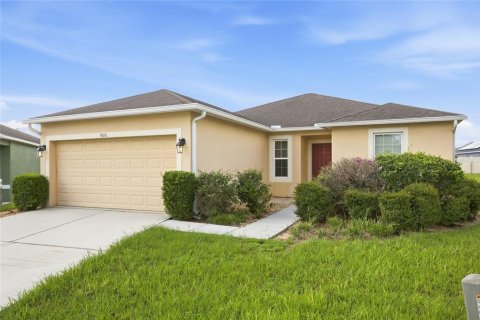 House in Haines City, Florida 3 bedrooms, 147.44 sq.m. № 2423955