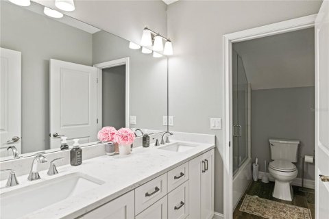 Casa en venta en Orlando, Florida, 4 dormitorios, 218.32 m2 № 1685154 - foto 28