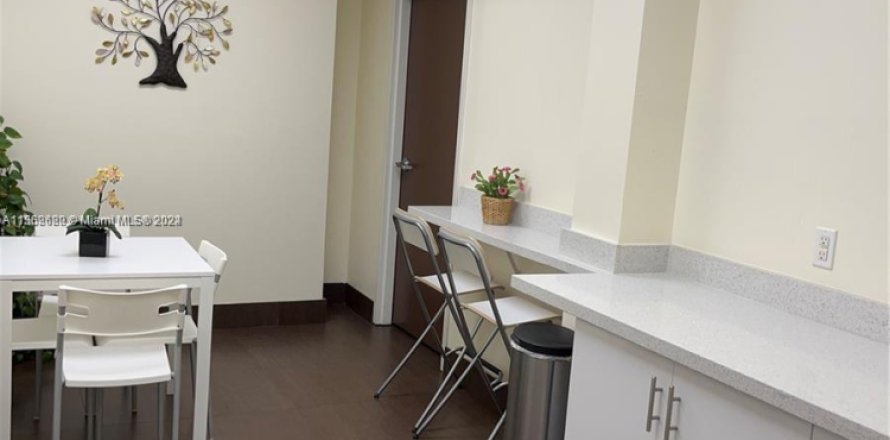 Oficina en Miami, Florida № 1097648