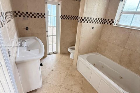 Villa ou maison à vendre à Homestead, Floride: 3 chambres, 166.3 m2 № 1993159 - photo 11