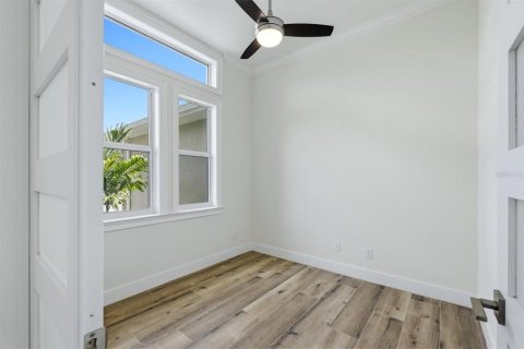 House in North Port, Florida 3 bedrooms, 178.28 sq.m. № 2215365 - photo 20