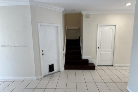 Townhouse in Miami, Florida 3 bedrooms, 168.34 sq.m. № 1892718 - photo 23
