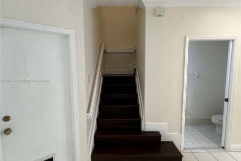 Townhouse in Miami, Florida 3 bedrooms, 168.34 sq.m. № 1892718 - photo 28