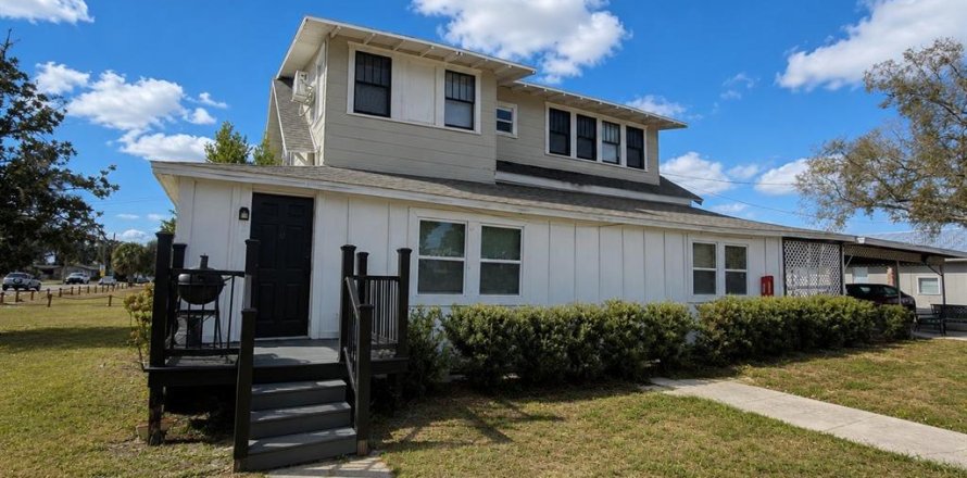 Propiedad comercial en Winter Haven, Florida 6 dormitorios, 280.56 m2 № 2205069