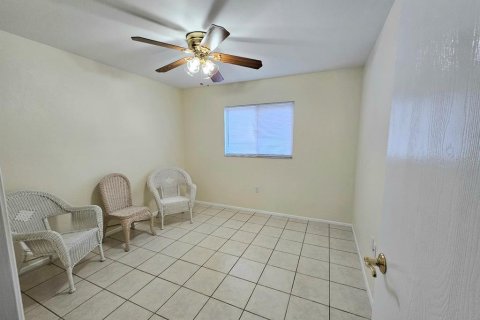 Condominio en alquiler en Punta Gorda, Florida, 2 dormitorios, 82.31 m2 № 1538927 - foto 9