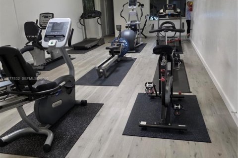 Condo in Miami, Florida, 2 bedrooms  № 2041861 - photo 13