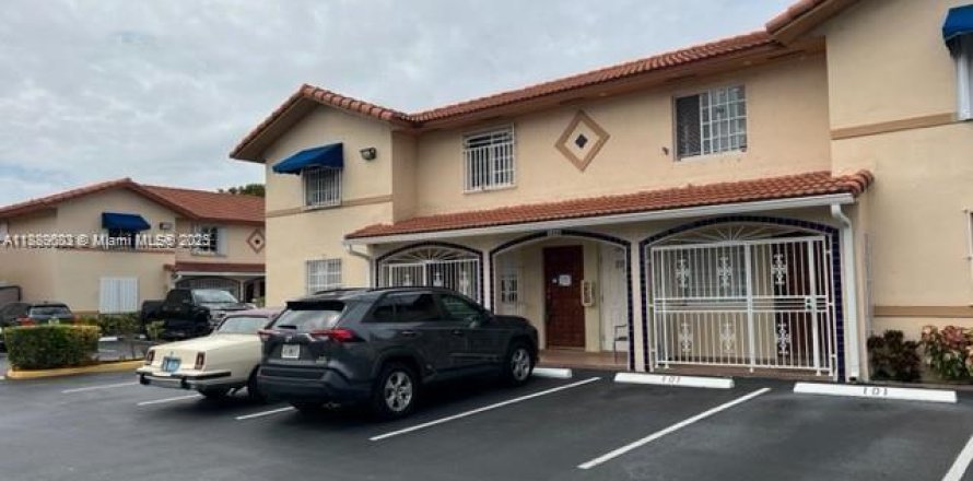 Condo à Hialeah, Floride, 2 chambres № 1938737