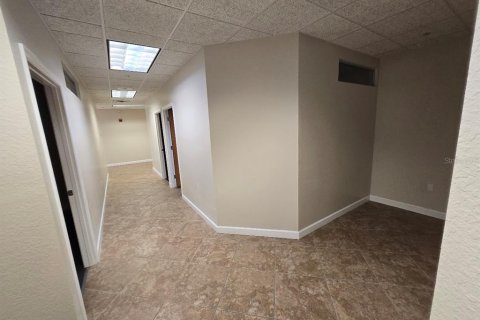 Commercial property in Bradenton, Florida 670.75 sq.m. № 2258534 - photo 3