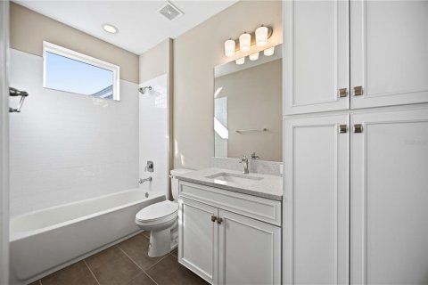 House in Sarasota, Florida 4 bedrooms, 294.69 sq.m. № 2354961 - photo 22