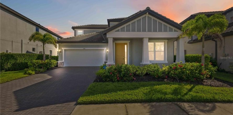 House in Sarasota, Florida 4 bedrooms, 294.69 sq.m. № 2354961