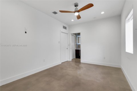 Casa en venta en Miami, Florida, 4 dormitorios, 218.51 m2 № 2153275 - foto 16