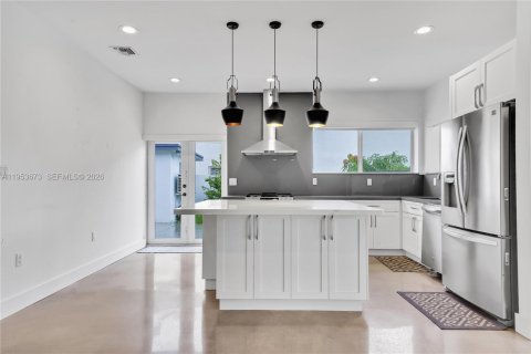 Casa en venta en Miami, Florida, 4 dormitorios, 218.51 m2 № 2153275 - foto 7