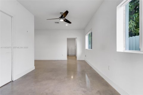 Casa en venta en Miami, Florida, 4 dormitorios, 218.51 m2 № 2153275 - foto 21