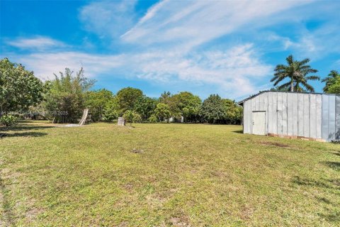 Propiedad comercial en venta en Davie, Florida № 1708405 - foto 16