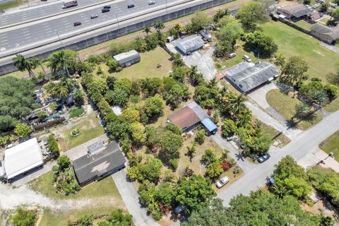 Propiedad comercial en venta en Davie, Florida № 1708405 - foto 3