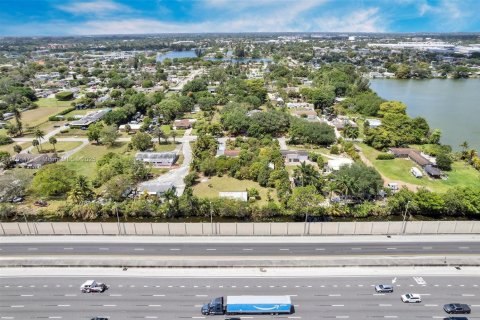 Propiedad comercial en venta en Davie, Florida № 1708405 - foto 5