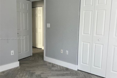 Casa en alquiler en Cutler Bay, Florida, 3 dormitorios, 162.49 m2 № 1973872 - foto 17