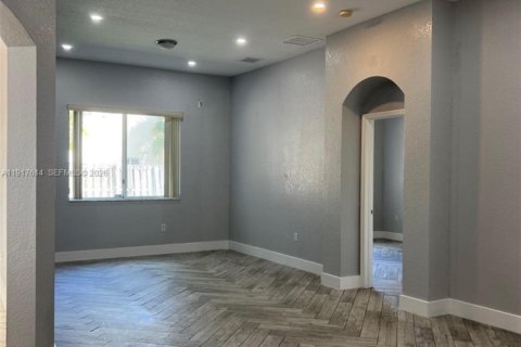 Casa en alquiler en Cutler Bay, Florida, 3 dormitorios, 162.49 m2 № 1973872 - foto 10