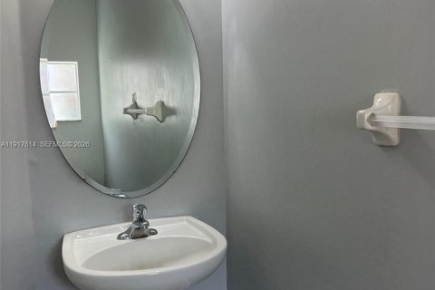 Casa en alquiler en Cutler Bay, Florida, 3 dormitorios, 162.49 m2 № 1973872 - foto 21