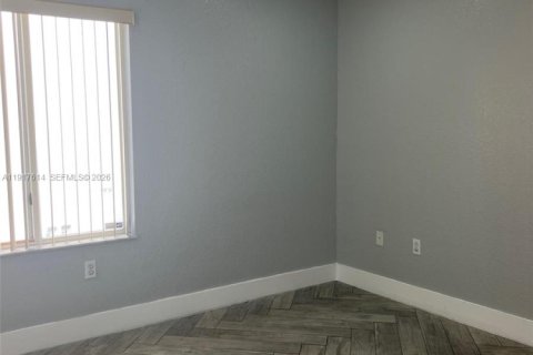 Casa en alquiler en Cutler Bay, Florida, 3 dormitorios, 162.49 m2 № 1973872 - foto 15