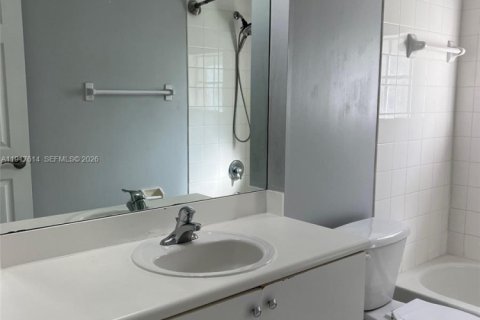 Casa en alquiler en Cutler Bay, Florida, 3 dormitorios, 162.49 m2 № 1973872 - foto 19