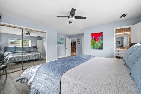 House in Fort Myers, Florida 3 bedrooms, 210.7 sq.m. № 2212663 - photo 25
